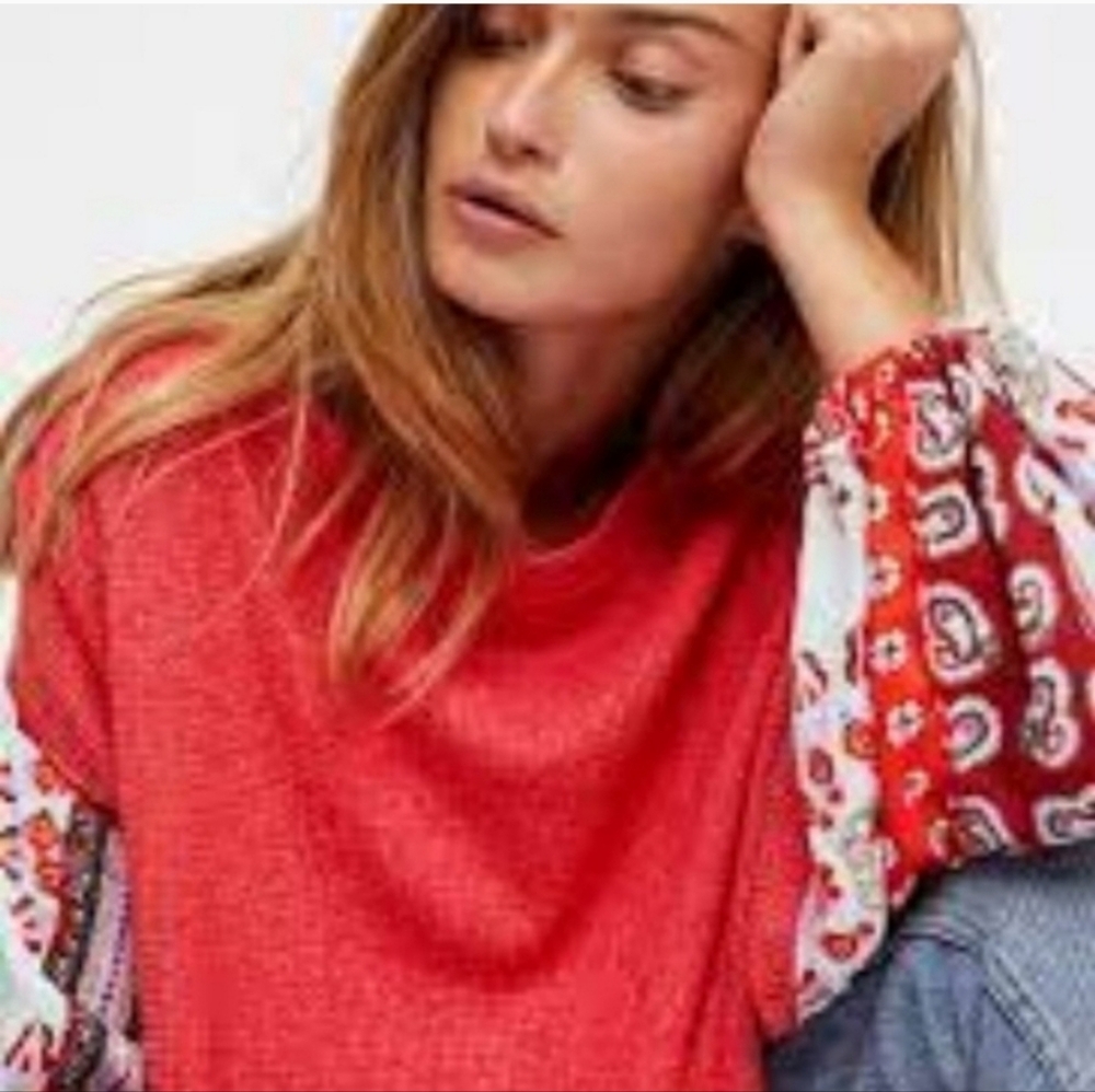 Free People We The Free Bandana Cuff Thermal Top Red Pink Paisley Sleeve - Picture 3 of 10